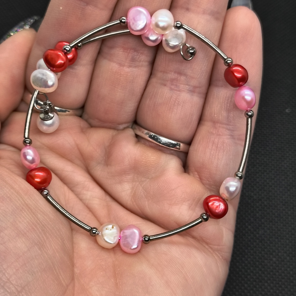 Elegant Red and Pink Pearl Bracelet